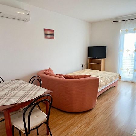 Apartments Monika Бибине Екстериор снимка