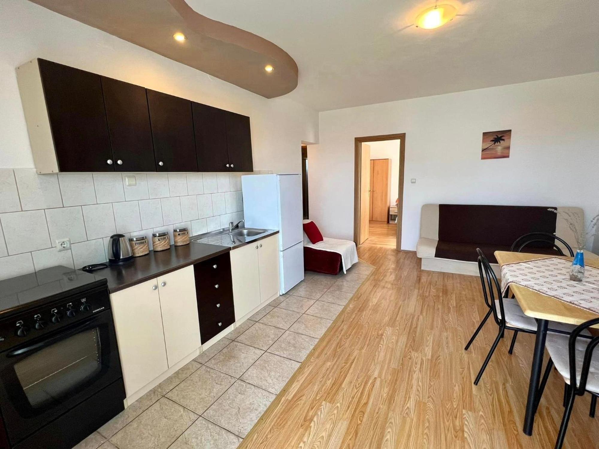 Apartments Monika Бибине Екстериор снимка