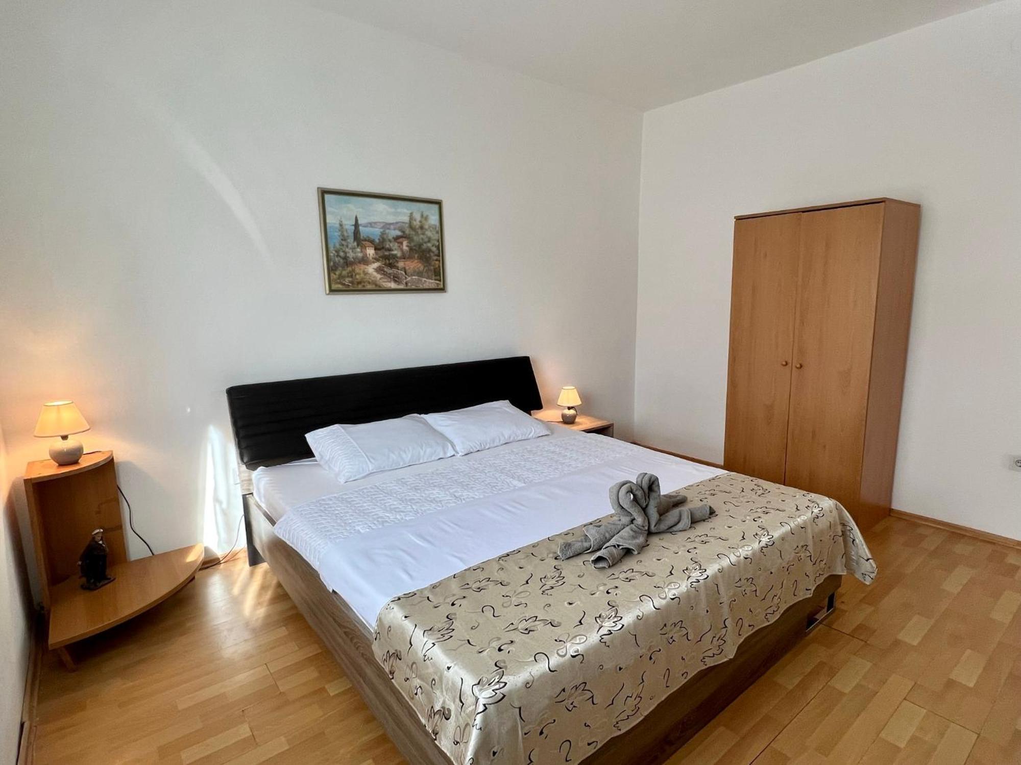 Apartments Monika Бибине Екстериор снимка