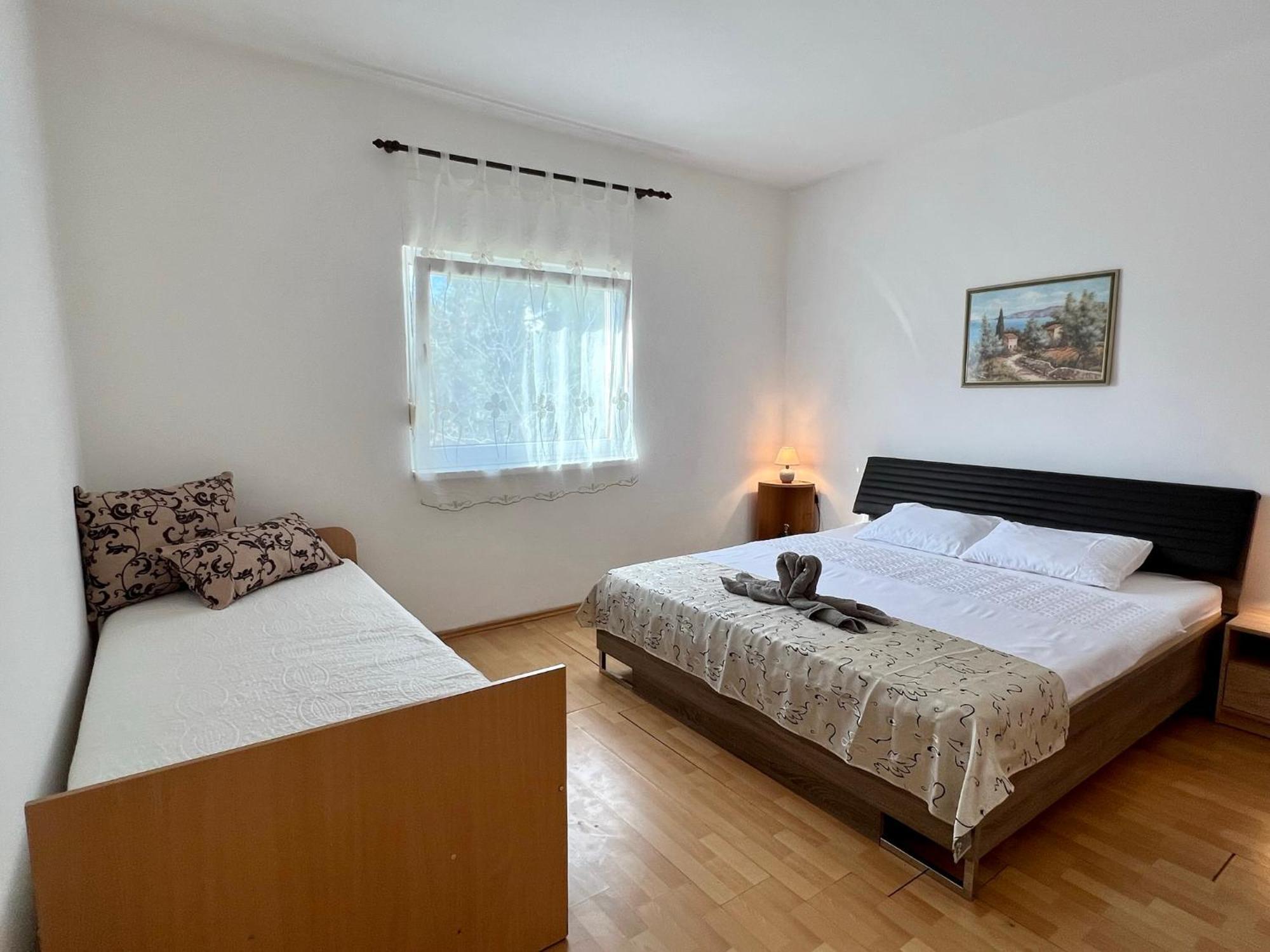 Apartments Monika Бибине Екстериор снимка