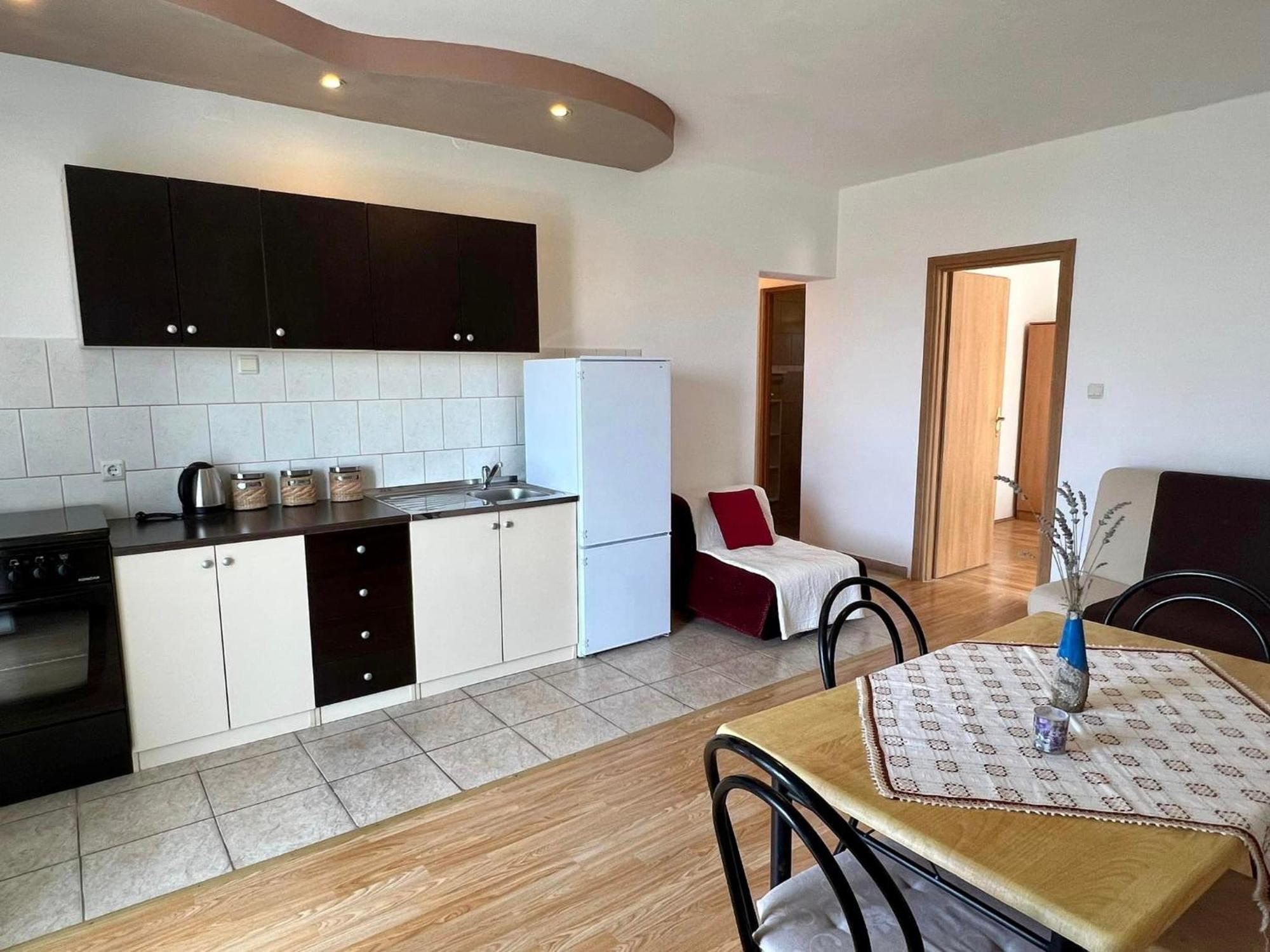 Apartments Monika Бибине Екстериор снимка
