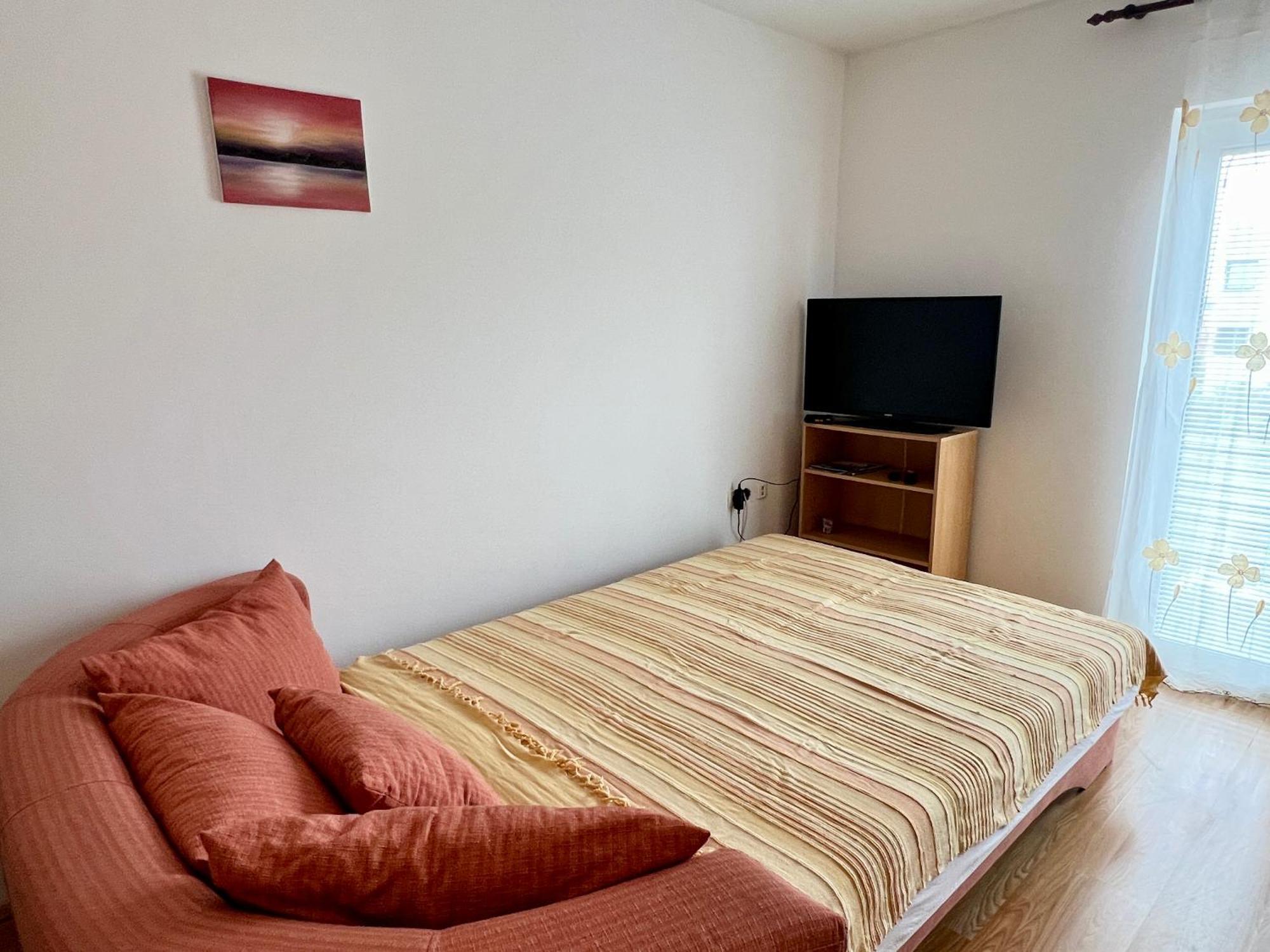 Apartments Monika Бибине Екстериор снимка